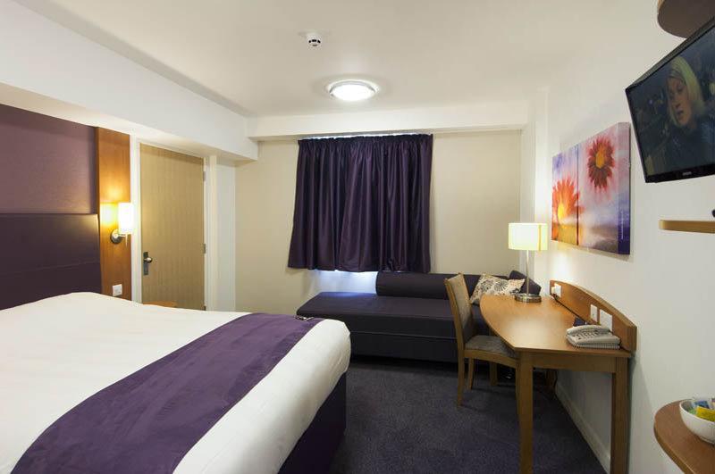 Premier Inn Glasgow Bearsden Εξωτερικό φωτογραφία